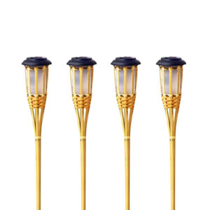 pelita solar rekaan seperti pelita buluh tradisional